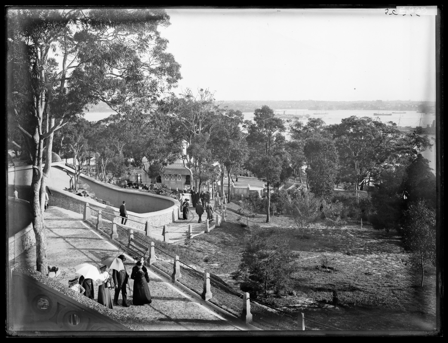 In the grounds, Taronga Zoological Park, October 1916. Digital ID NRS4481 7_16381 ST5935