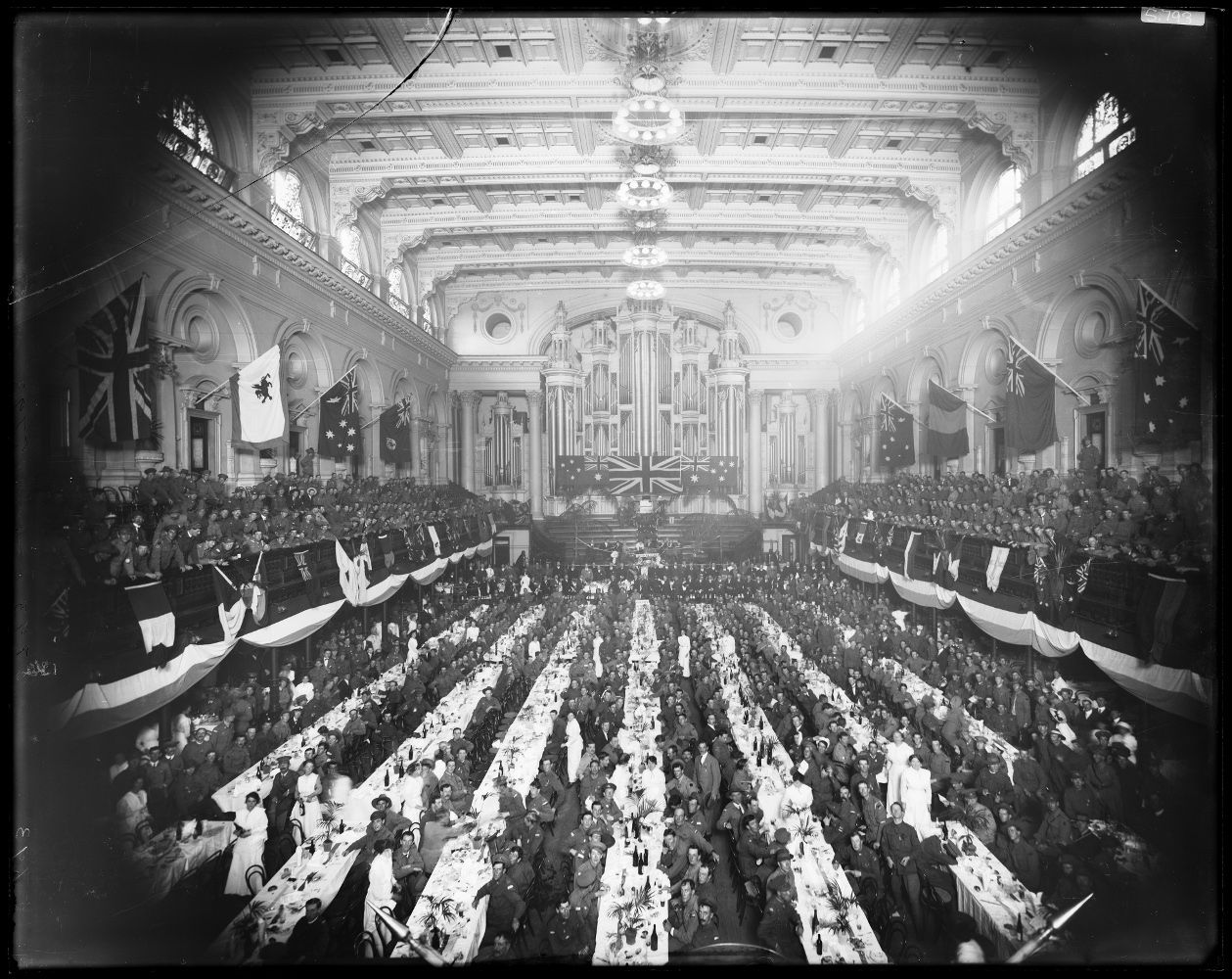 ANZAC Day 1916 dinner for returned soldiers, Town Hall, Sydney. NRS4481_ST5793P.jpg