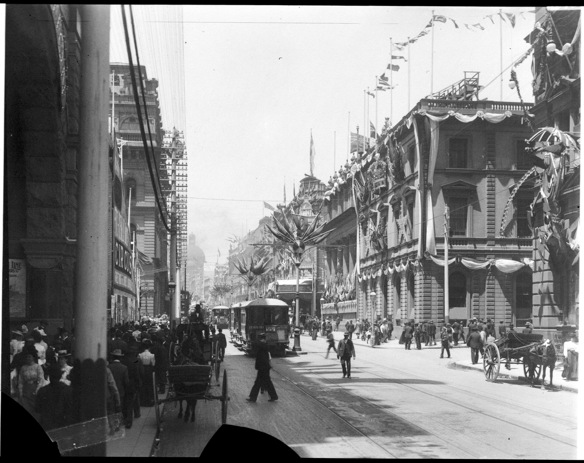 Bank of NSW on George Street, 1901. NRS-4481-3-[7-16284]-St1580