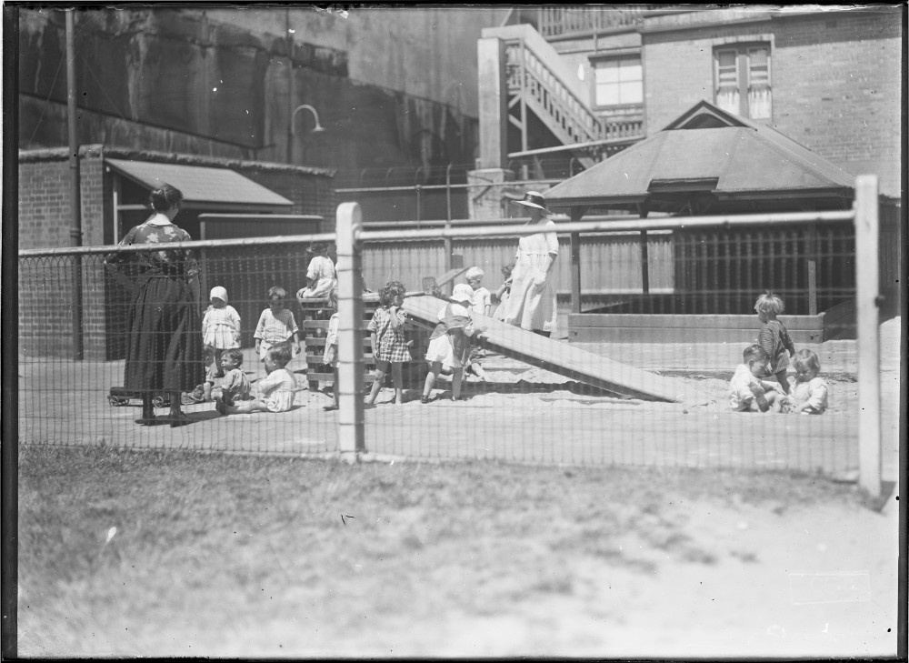 Lance Playground - Sydney Harbour Trust kindergarten in High Street, Millers Point, 1923. Digital ID 9856_2017_2017000270 Lance Playground - in High St, Millers Point, 1923