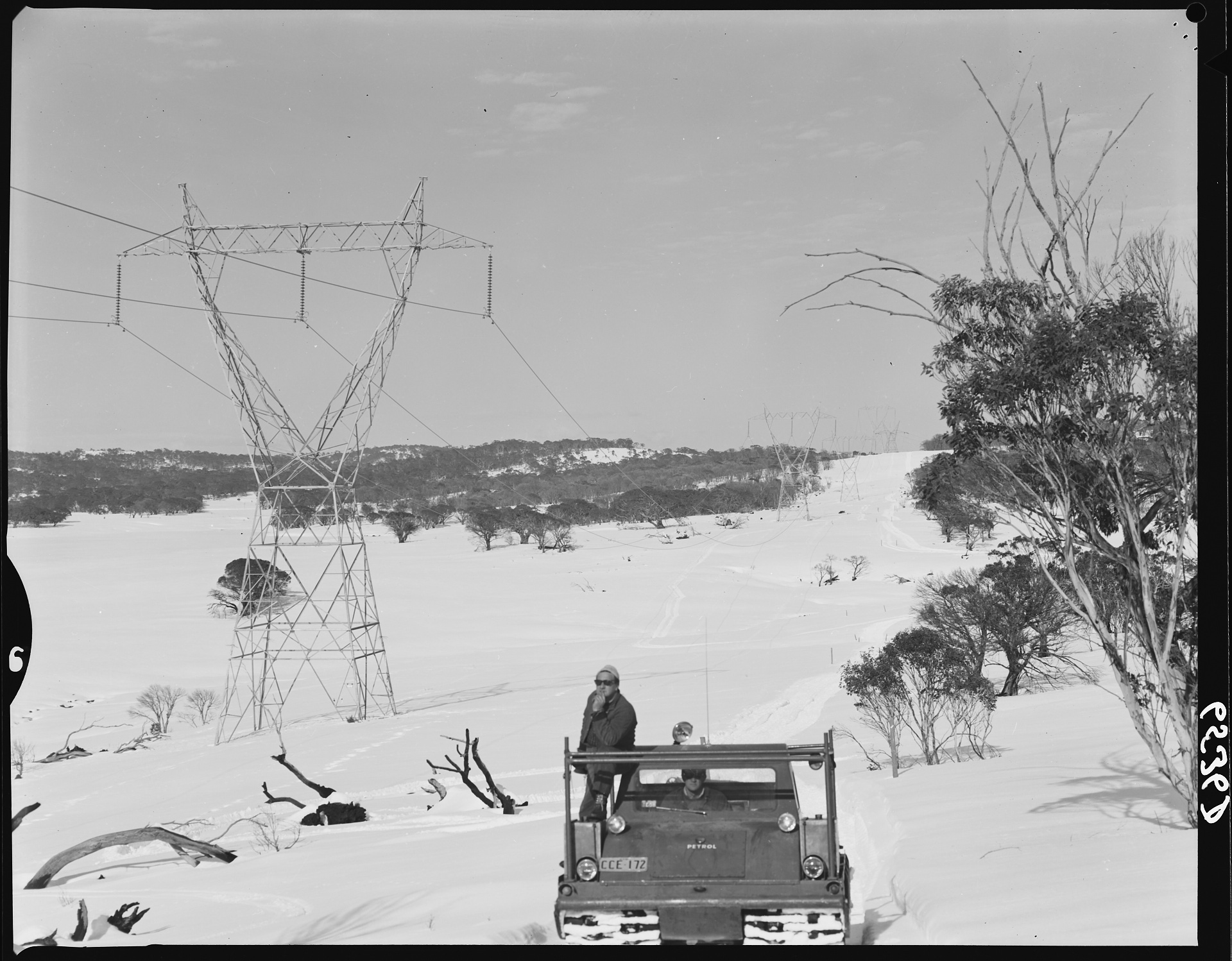 1966 - Snowy Mountains 330 kilovolts high voltage transmission line NRS-20347-1_006536_C