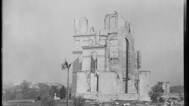 The Garden Palace after the fire on 22 September 1882. The building was totally consumed in about 40 minutes. NRS 4481-SH1421