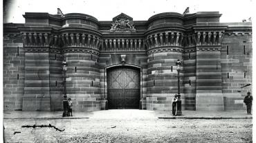 Entrance gates to Darlinghurst Gaol, nd. Digital ID 4481_a026_000669