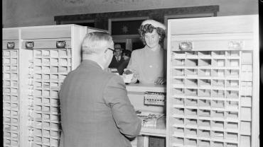 New Central Station booking office, 1952. NRS-21573-2-3-PR1589