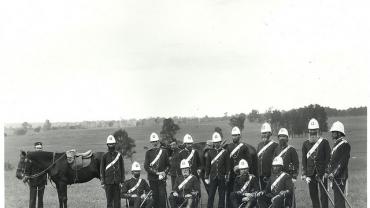 Soldiers and horse – possibly Sudan contingent. Digital ID 4481_a026_000695
