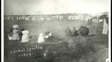 West Wyalong Public School - sports day 1906. NRS-15051-1-36-[2010]