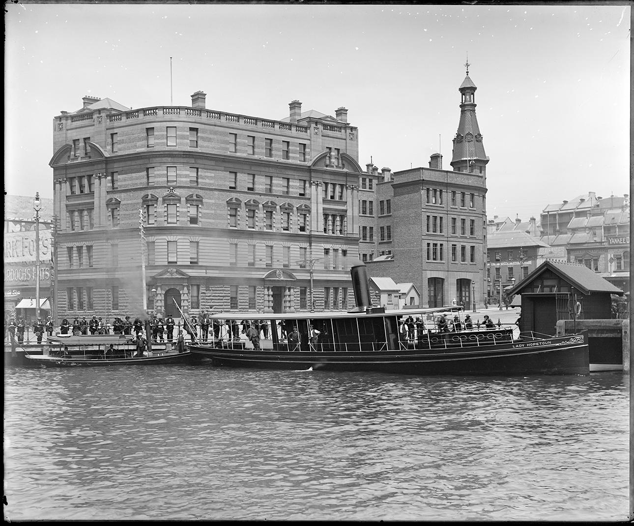 &#039;Lady Hopetoun&#039; docked at Commissioners Steps in front of the Sydney Harbour Trust building
