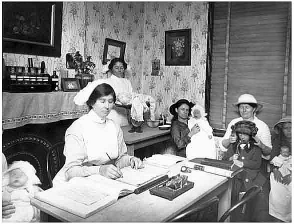 Nurses at the Newtown Baby Clinic, c.1914. Digital ID 4873_a004_a004000002r.