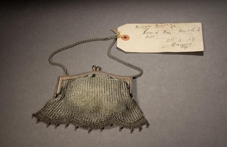 Mesh evening bag 1919, found in Divorce file Rose v Rose. NRS 13495 [13/12949] 813/1918