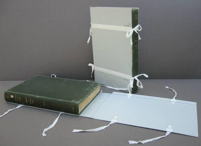 Fig. 1 - Book Support 